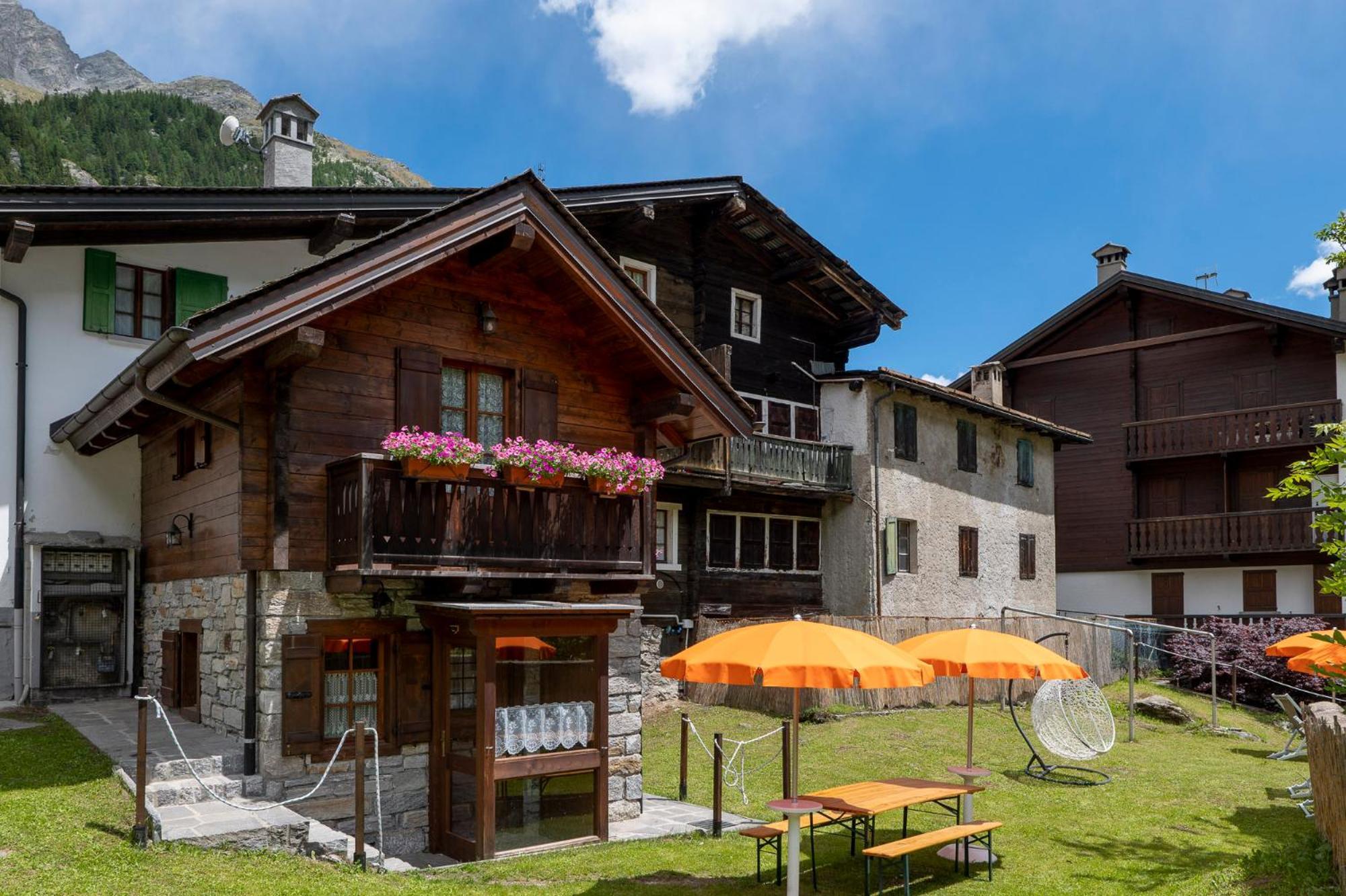 Incanto Walser Apartments Ronco Macugnaga Exterior foto
